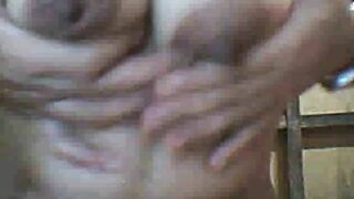 Nelly: Asian MILF Webcam Show