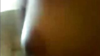 Tante Semok: Amateur Asian Babe from Indonesia