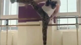 Palina Rojinskis große natürliche deutsche Brüste