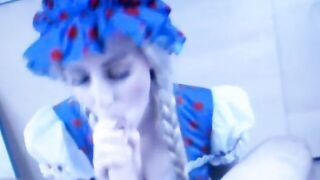 Svensk MILF Ger Deep Throat Avsugning på webbkamera